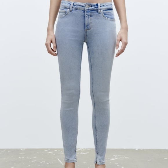 Zara jeans (free add-on with 40$+ purchase) - Picture 2 of 8
